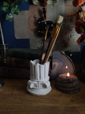 Open image in slideshow, Corinthian Column Planter
